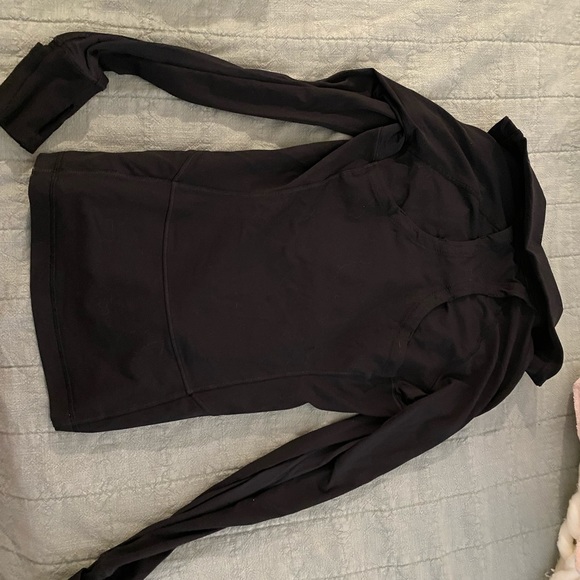 Never worn Lululemon black half zip jacket size 4 - Picture 3 of 3